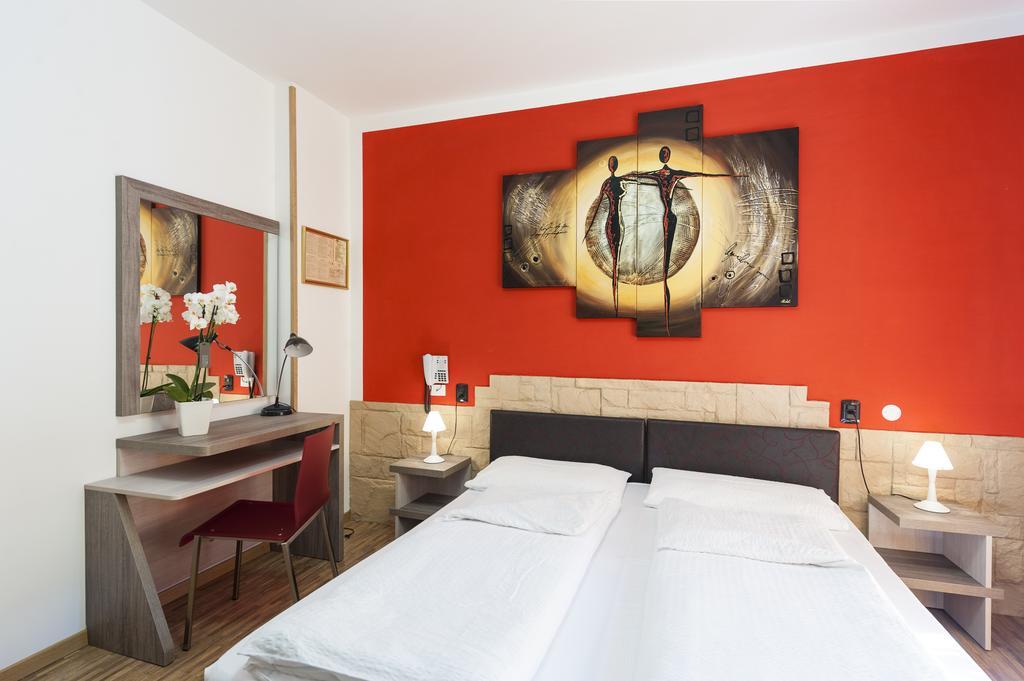 Hotel Garni Ischia