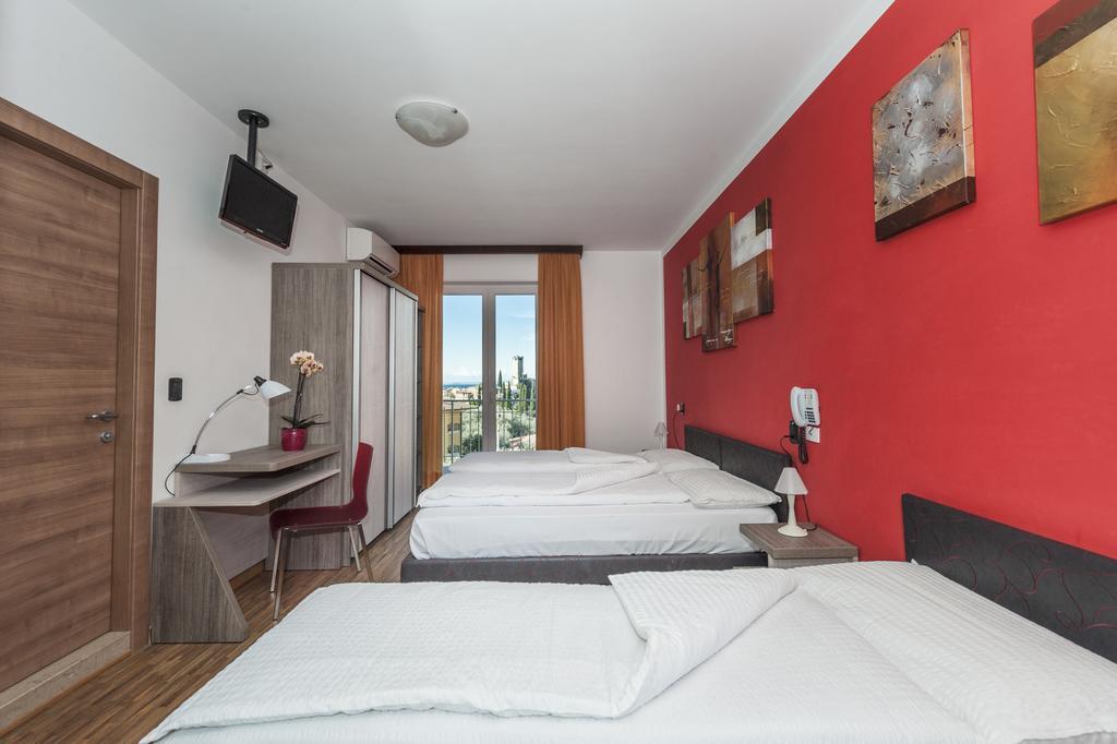 Garni Ischia 3*